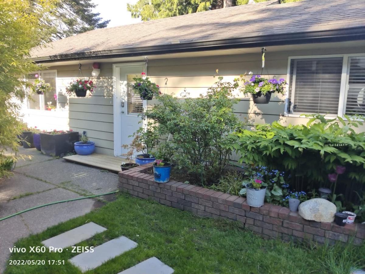 Romantic Homestay Coquitlam Exteriör bild